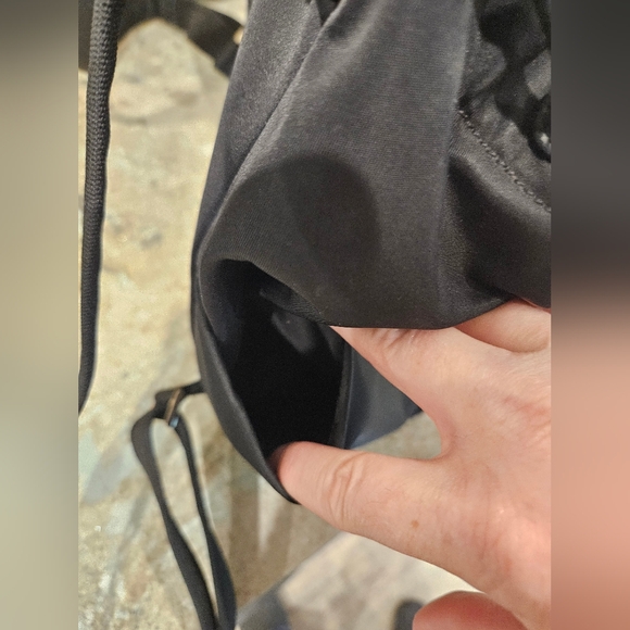 Kate Spade Black Carley Flap Nylon Drawstring Backpack w / Pockets - Picture 8 of 10